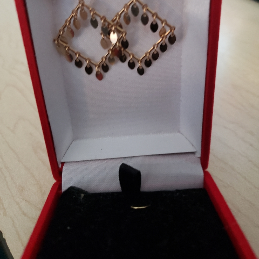 Chic Gold Leaf Dangle Earrings - image 2